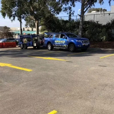 Car-park-eith-ute-arrows-_-bays